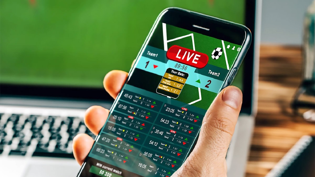 The Rise of Mobile Sportsbooks and Online Casinos: Gaming on the Go